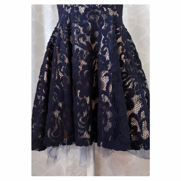Betsy & Adam Sleeveless Lace Print Dress / Navy Blue & Nude / Tule Hem / Size 4P - Picture 4 of 9